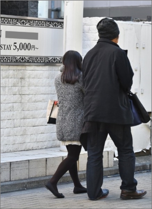 AKB旧成员被拍到去酒店开房