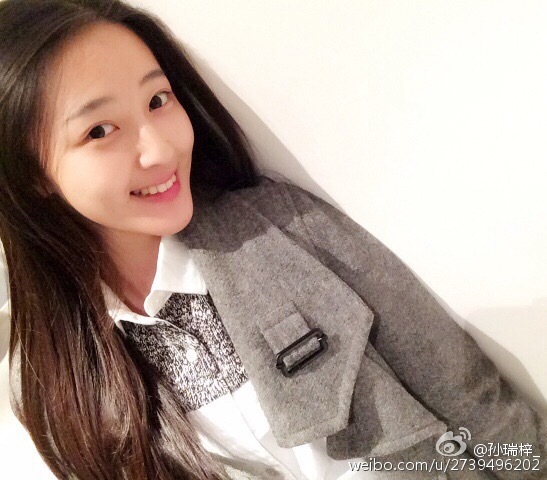 17岁艺考女神长得太美 其他人不愿与她同场 