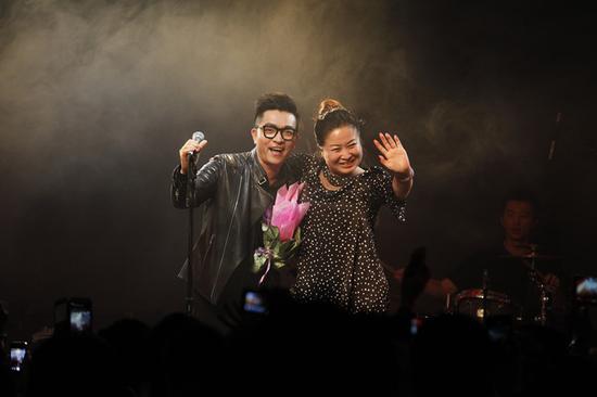 汤潮与歌迷互动