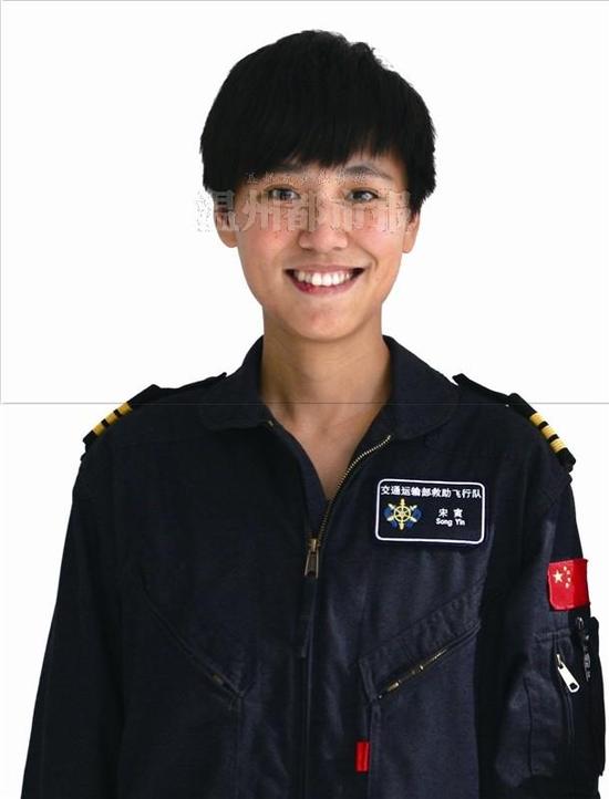最帅女飞行员或空降温州 其微博粉丝超十万(图