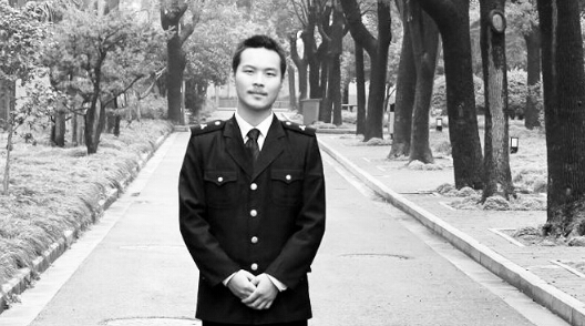 河南籍大学生陈陆原在寒假返乡的列车上挺身而出、帮助抢救昏迷乘客
