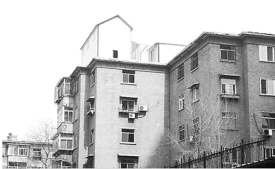 太原一小区住户楼顶违建简易房 相关部门说不