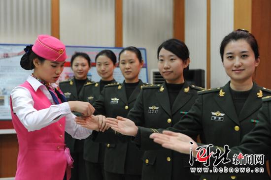 秦皇岛边防女警培训服务礼仪