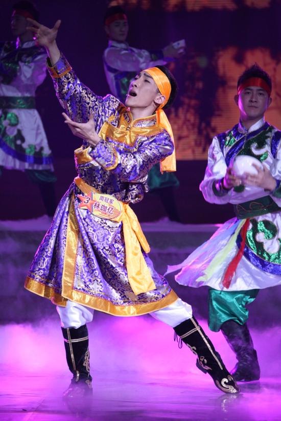 《星光大道》林珈亿演绎鸿雁风格独特获赞