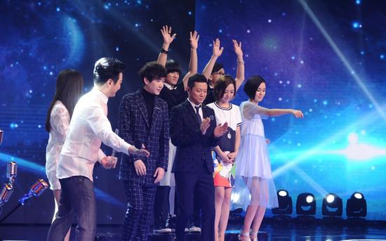 陈骁受邀登榜上榜演绎经典歌曲《哭砂》|陈骁