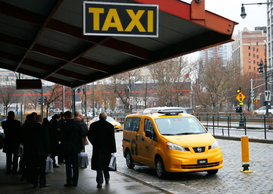 纽约出租车受打车软件冲击：牌照价格一年跌20%