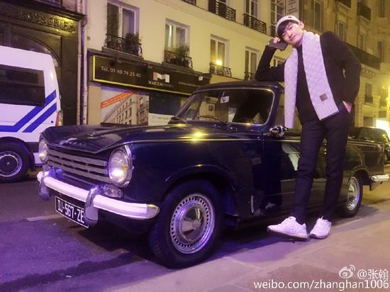 张翰在23日晒出一张疑似在国外的照片