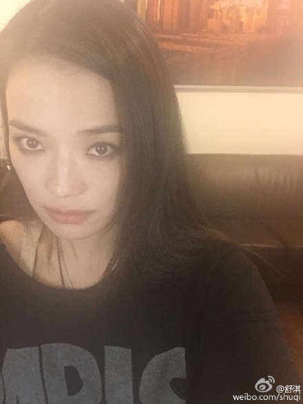 舒淇深夜发性感自拍
