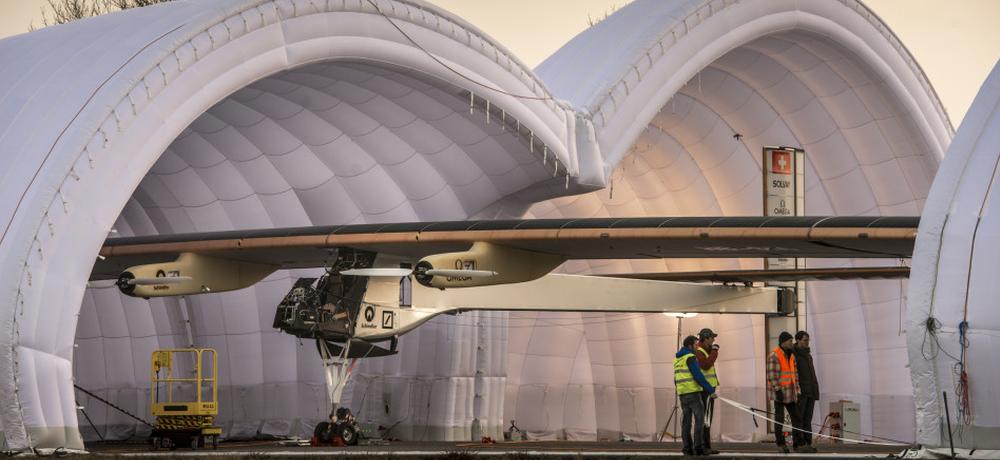 世界最大太阳能飞机移动机库