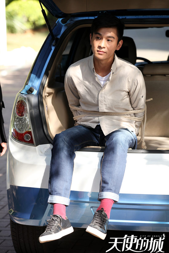 乔振宇《天使的城》被绑