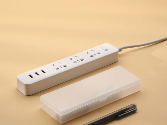 小米公司推出迷你插线板转换器产品 售价49元