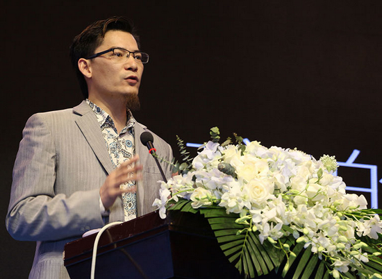 尚道CEO龚铂洋针对移动互联时代,分享了三个观点电商的核心是商而不是电,营销的核心是营而不是销;传播的核心是传而不是播。
