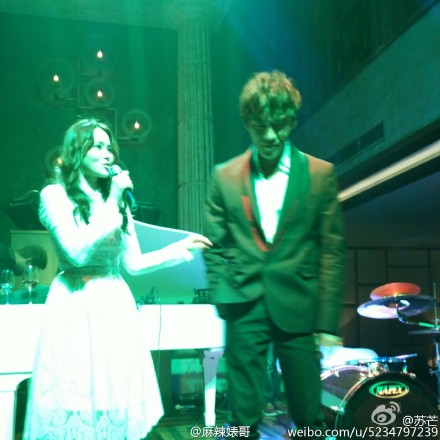 苏芒发伊能静婚礼未Ps照片 网友吐槽:闺蜜的高