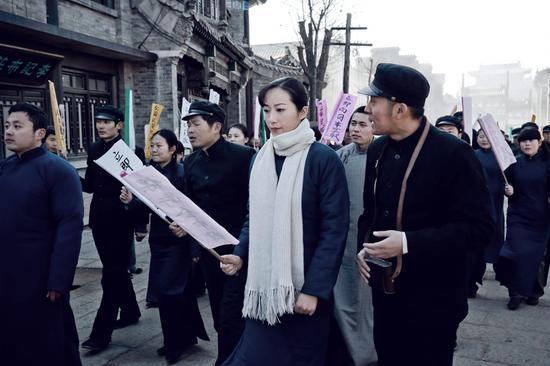 《巨浪》主演韩雪、张博