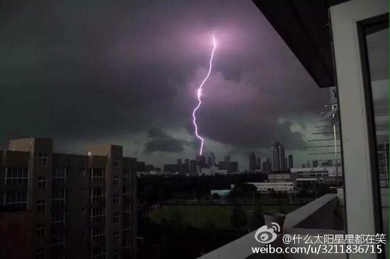 昨夜蓉城春雷隆隆。
