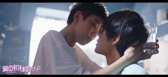 滕华涛再挑轻喜剧 《初体验》激发荷尔蒙|滕华