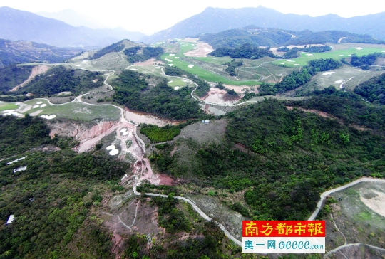 惠州惠东巽寮湾的宝兴国际高尔夫球会深藏在群山之间,山体满目疮痍。 南都记者 陈伟斌 摄