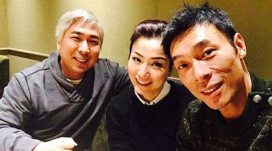 郑秀文24年后终嫁许志安 爱情长跑vs闪婚大对比