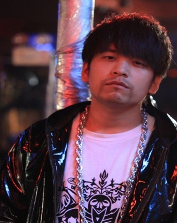 荆州女孩模仿张韶涵为生 靠脸吃饭嫁给周杰伦