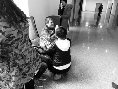 武汉小伙踢球心脏骤停昏迷不醒 姐姐瞒家人卖