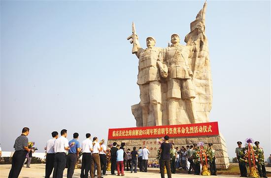 海南临高角登陆战烈士陵园铭刻雄师渡海作战伟