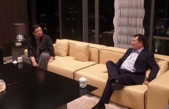 锤子科技CEO罗永浩和苏宁董事长张近东会谈