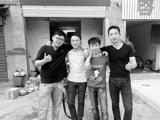 武汉4个90后小伙承包快递点 半年掘金十余万