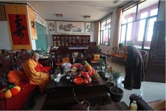 下午请师授受三皈五戒