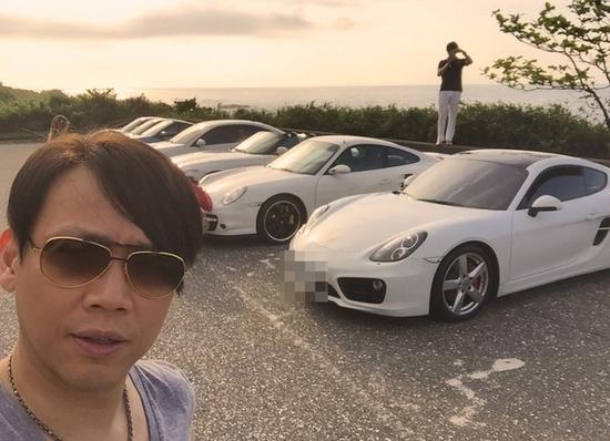 陶喆与好友的一排跑车合影