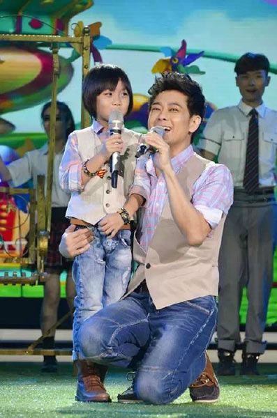 林志颖与kimi现身《爸爸3》招商会