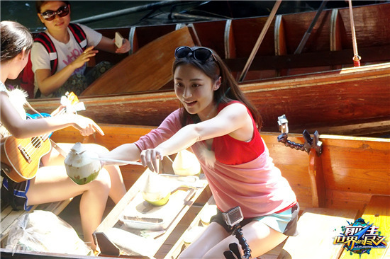 姚笛泰国叫卖椰子