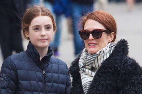 影后摩尔小女儿大美人