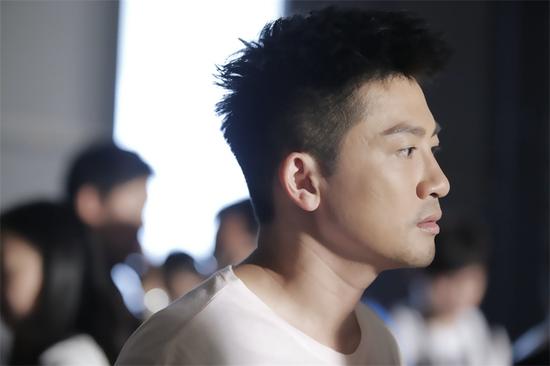 苏有朋 在《左耳》片场