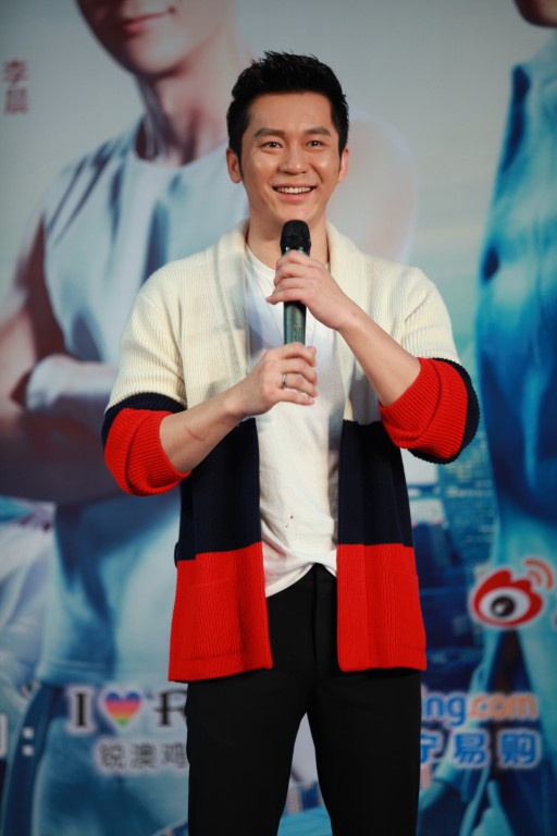李晨
