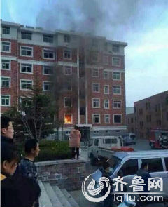 爆炸的是三单元一楼东户。