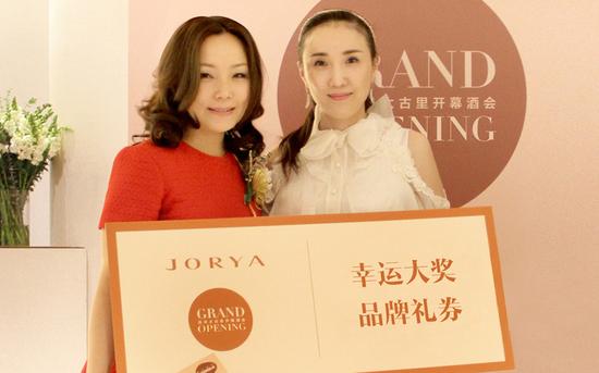高级女装JORYA成都远洋太古里新形象店开业