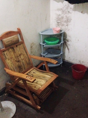 地下室阴暗潮湿