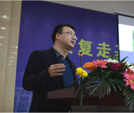 河南省康復(fù)醫(yī)學會會長馮曉東教授