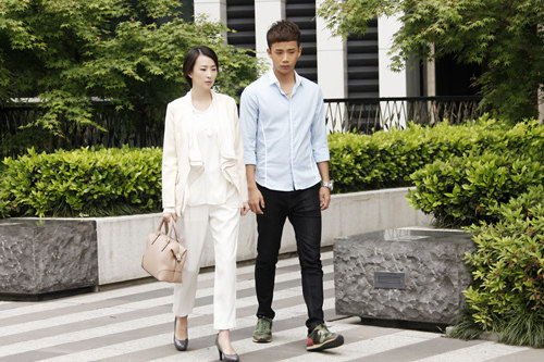 《妻子的谎言》林静李茂小妈大儿组合抢眼|妻子的谎言|林静|李茂_新浪娱乐_新浪网