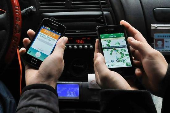 专车司机每天5小时月入2万 外企总监兼职开车