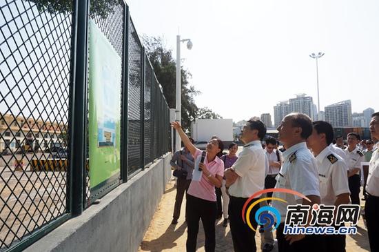 4月16日，海南省唯一的汽车整车进口口岸——海口港区汽车整车进口口岸顺利通过由海口海关、海南省出入境检验检疫局组成的联合验收小组的预验收。(南海网记者陈丽娜摄)