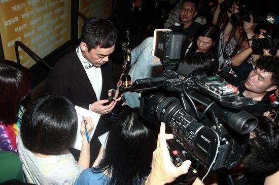 刘青云接受采访