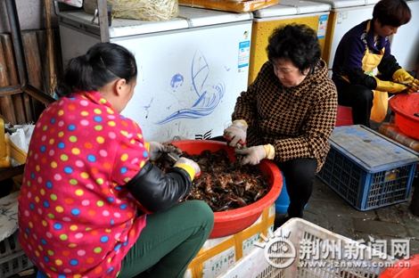 清洗小龙虾