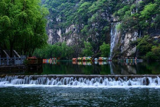 2015全国百家网络媒体河南行活动第二站走进青天河景区