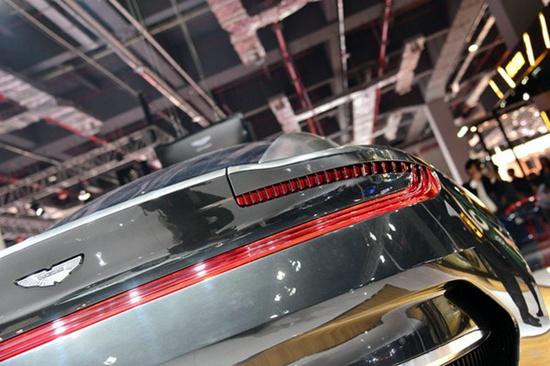 阿斯顿·马丁DBX概念车