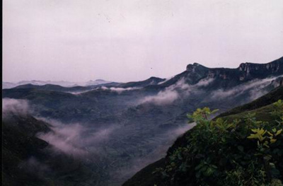 仰天山闻涛