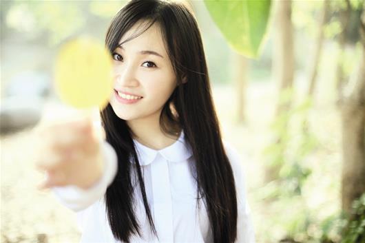 舞蹈老师梁静:清新女孩舞步如诗