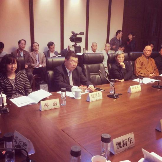 2015年4月22日上午，在中国人民大学宗教高等研究院举行了“宗教的公共表达学术座谈会”暨《魏德东的宗教评论》新书发布会