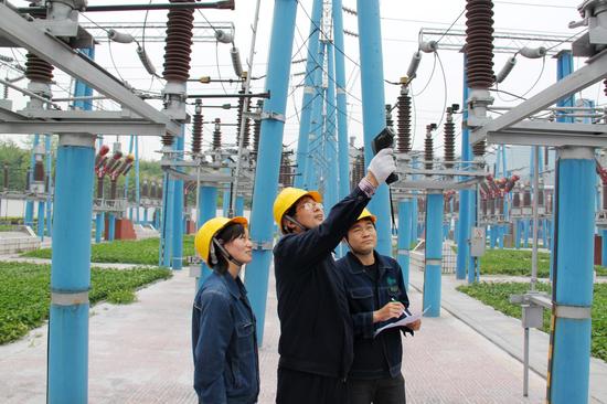 設備巡視消缺 保障“雙節(jié)”供電