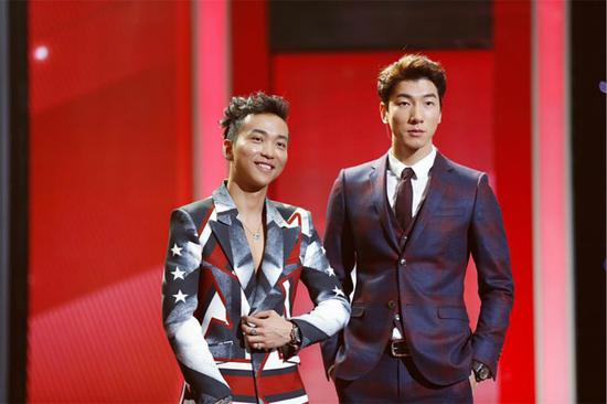 张亮与设计师张弛